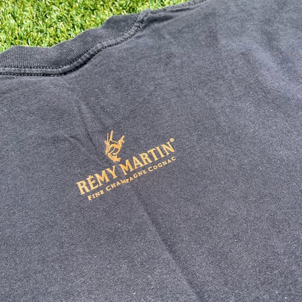 VTG 00’s / Y2K Remy Martin Liquor Faded Black Tee - Picture 5 of 6